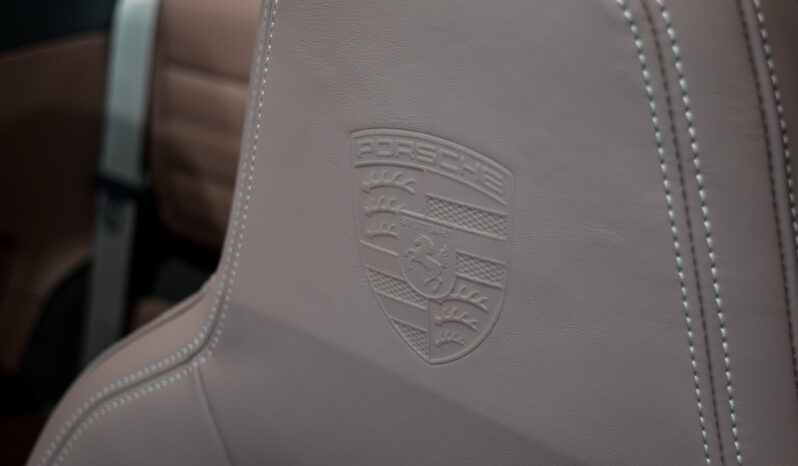 Porsche 911 Carrera Cabrio lleno