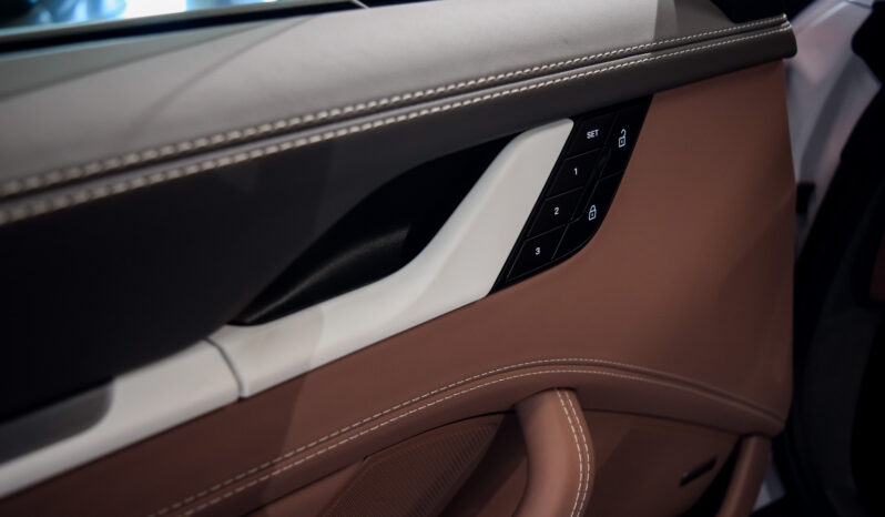 Porsche 911 Carrera Cabrio lleno
