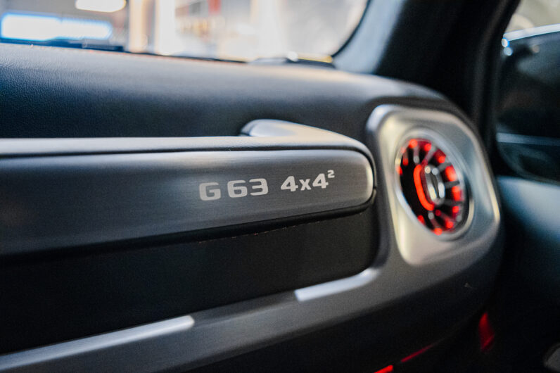 Mercedes G63 4×4² lleno