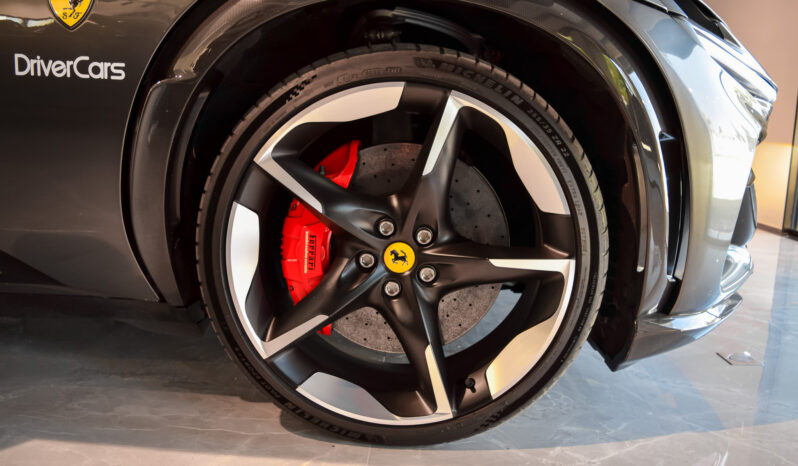Ferrari Purosangue lleno