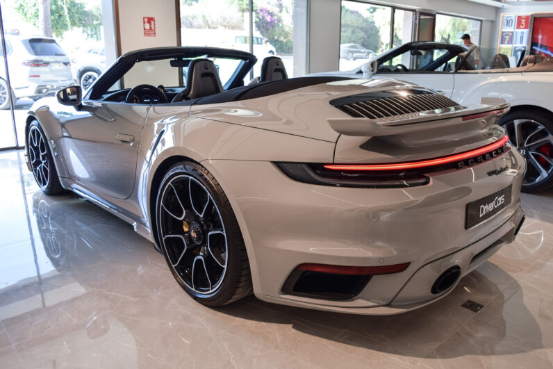 Porsche 911 Turbo S Cabrio lleno
