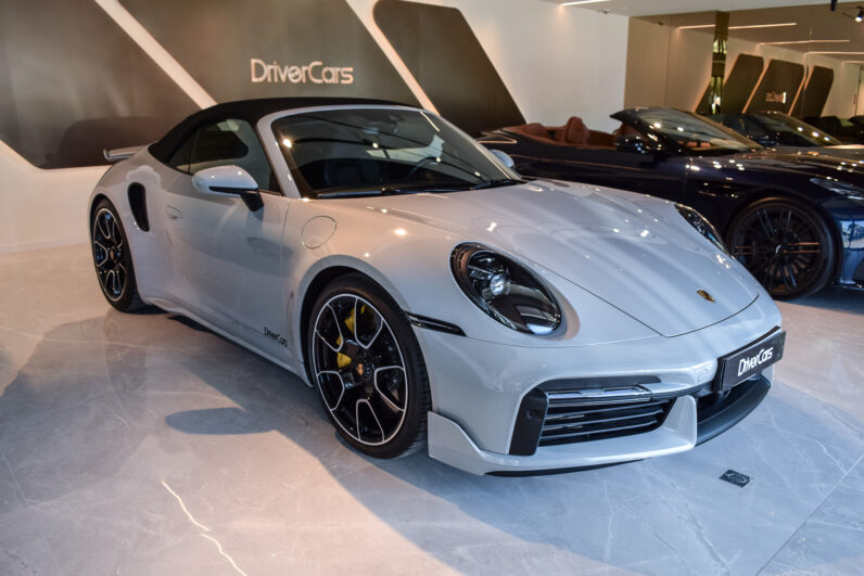 Porsche 911 Turbo S Cabrio lleno