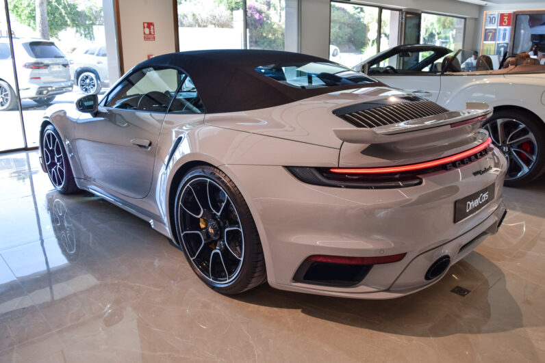 Porsche 911 Turbo S Cabrio lleno