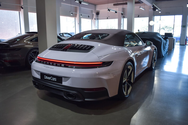 Porsche 911 Carrera Cabrio lleno