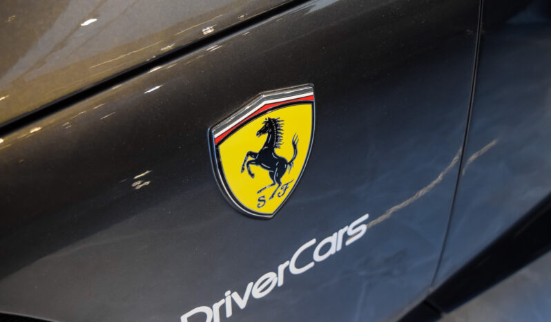 Ferrari Purosangue lleno