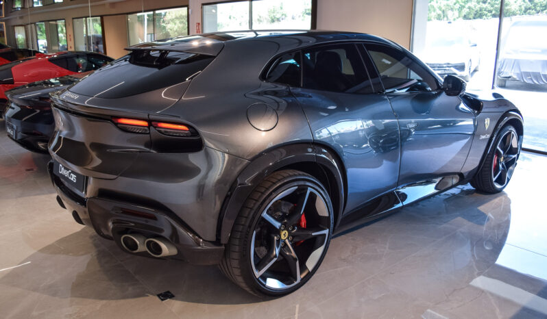 Ferrari Purosangue lleno