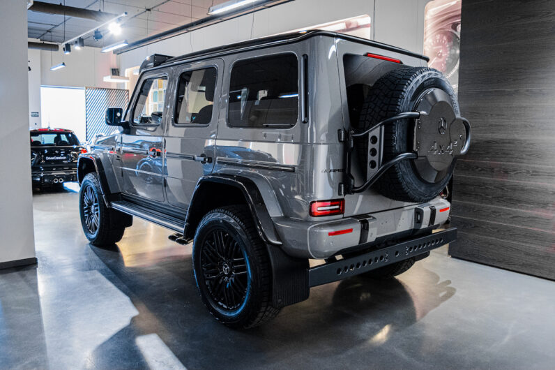 Mercedes G63 4×4² lleno