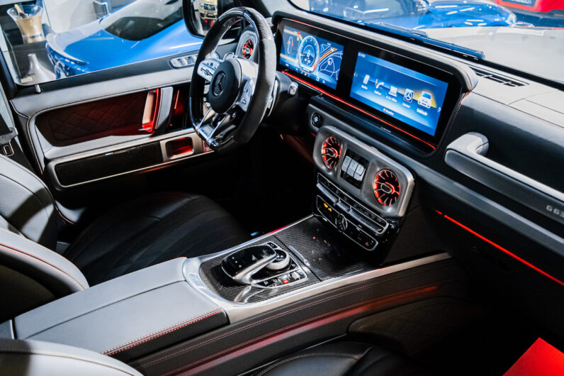 Mercedes G63 4×4² lleno