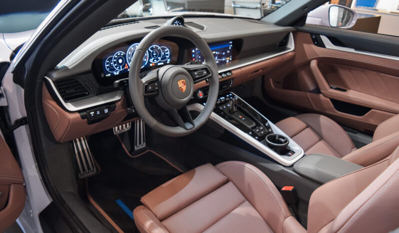 Porsche 911 Carrera Cabrio lleno