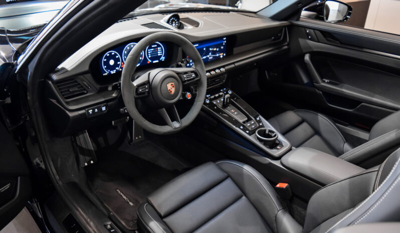 Porsche 911 Carrera GTS Cabrio lleno