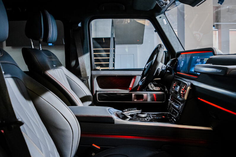Mercedes G63 4×4² lleno