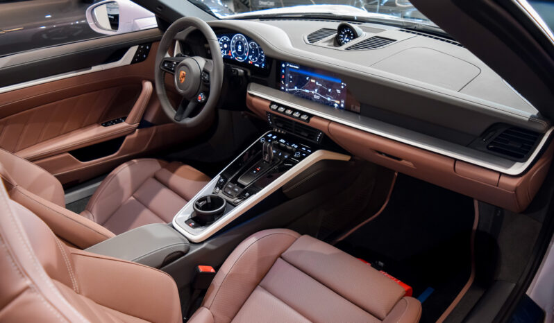Porsche 911 Carrera Cabrio lleno