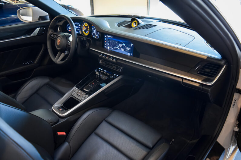 Porsche 911 Turbo S Cabrio lleno
