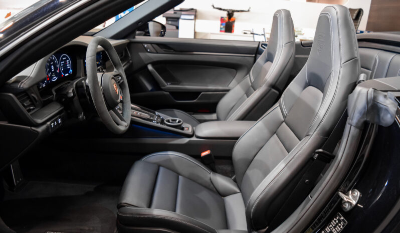 Porsche 911 Carrera GTS Cabrio lleno