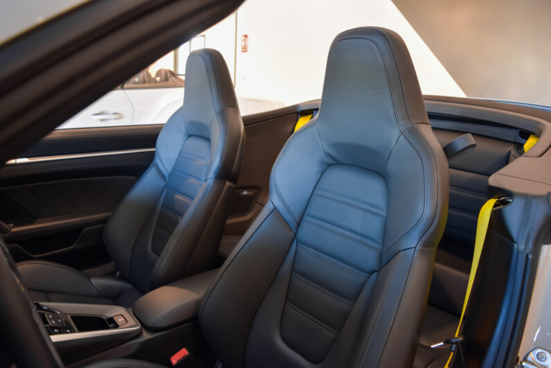 Porsche 911 Turbo S Cabrio lleno