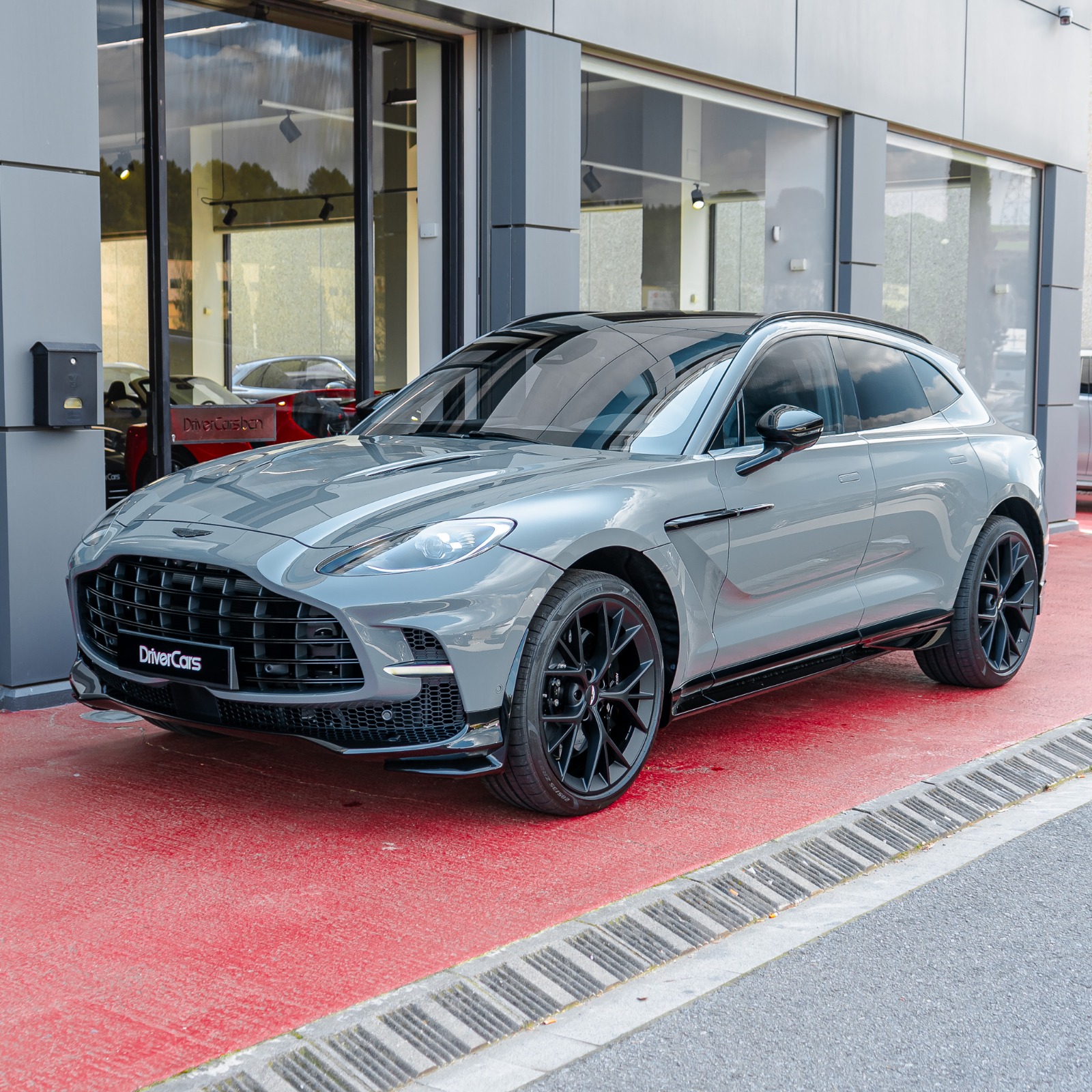 Reportaje Aston Martin DBX 707