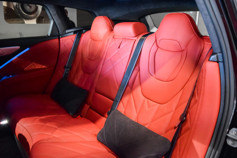 BMW XM 50e lleno