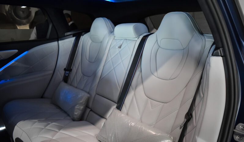 BMW XM Label Red lleno