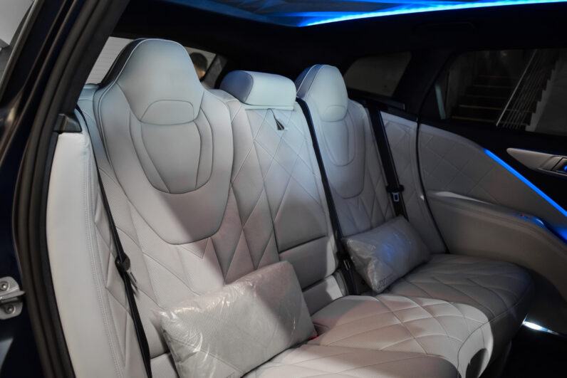 BMW XM Label Red lleno
