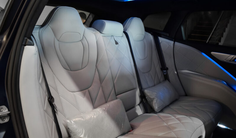 BMW XM Label Red lleno