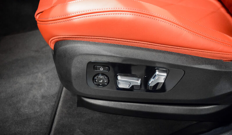 BMW XM 50e lleno