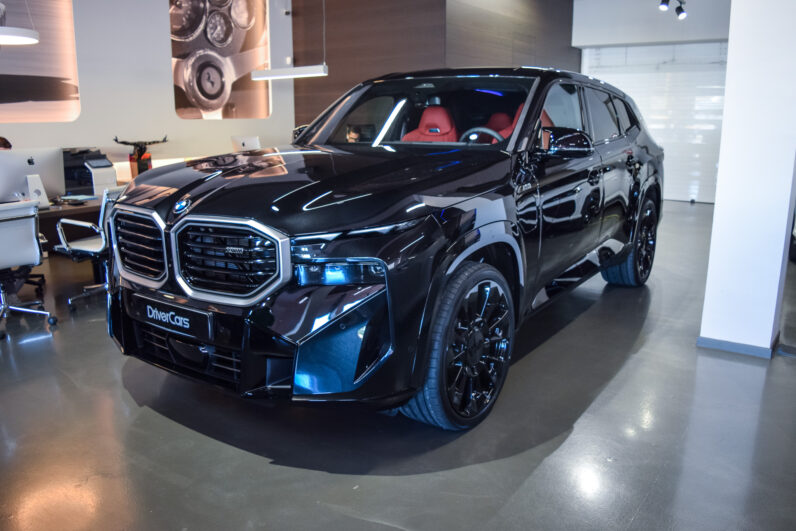 BMW XM 50e lleno