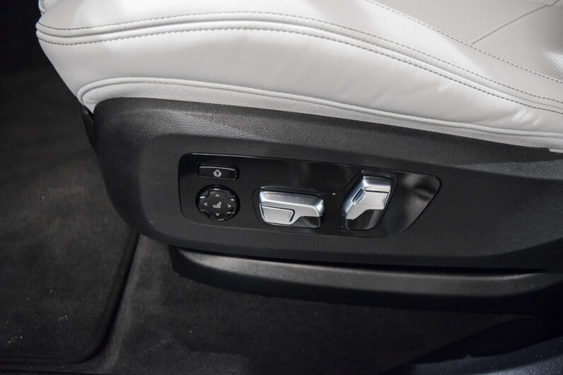 BMW XM Label Red lleno