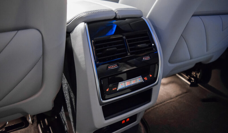 BMW XM Label Red lleno