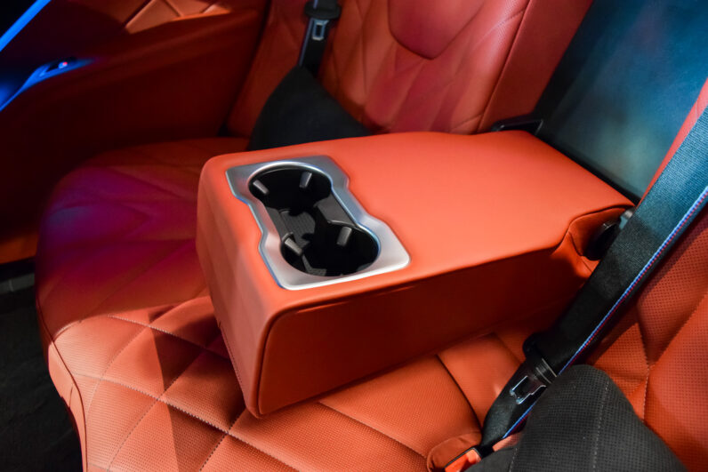BMW XM 50e lleno