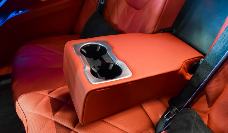 BMW XM 50e lleno