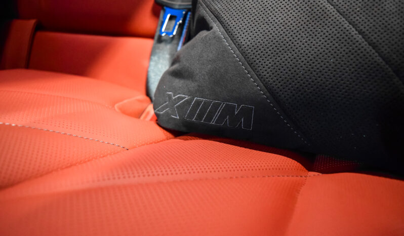 BMW XM 50e lleno