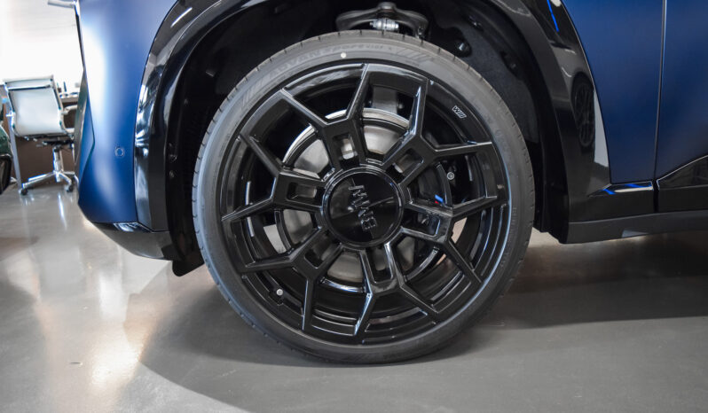 BMW XM Label Red lleno