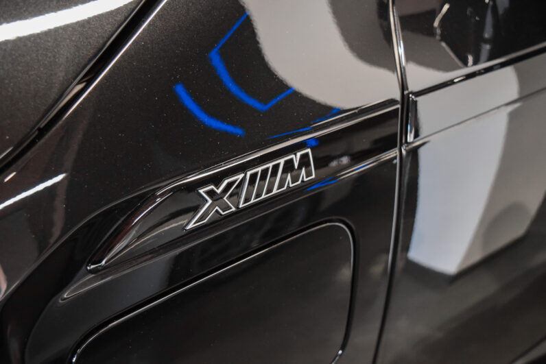 BMW XM 50e lleno