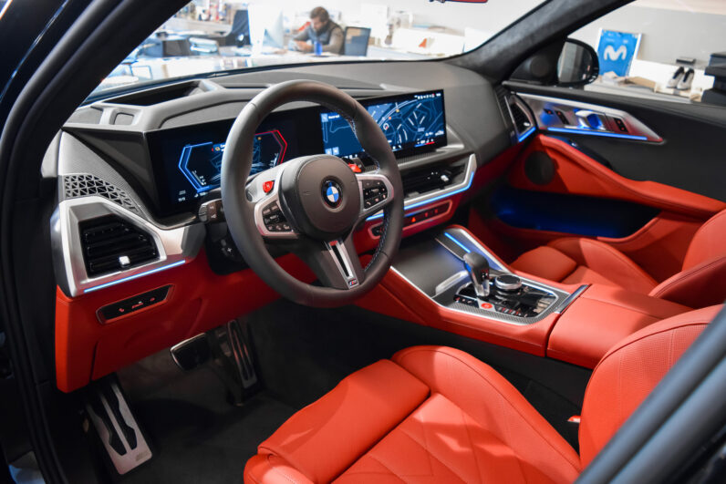 BMW XM 50e lleno