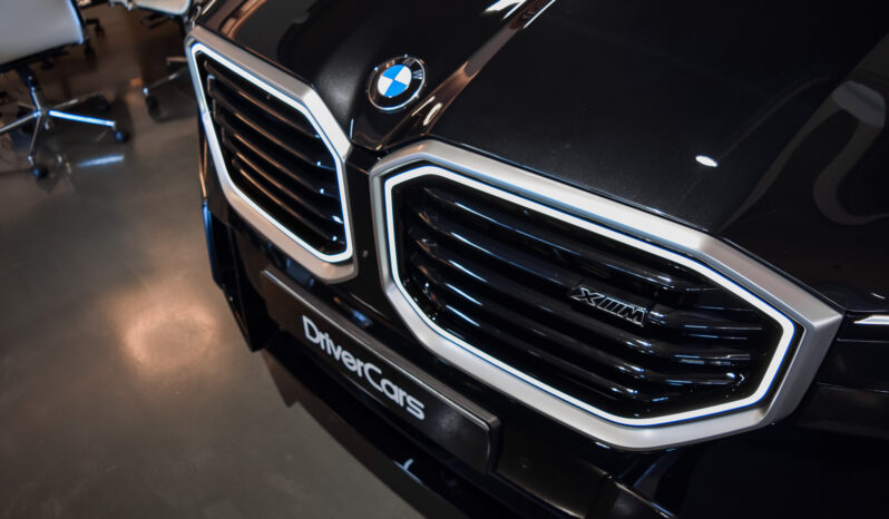 BMW XM 50e lleno