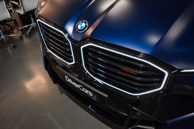 BMW XM Label Red lleno