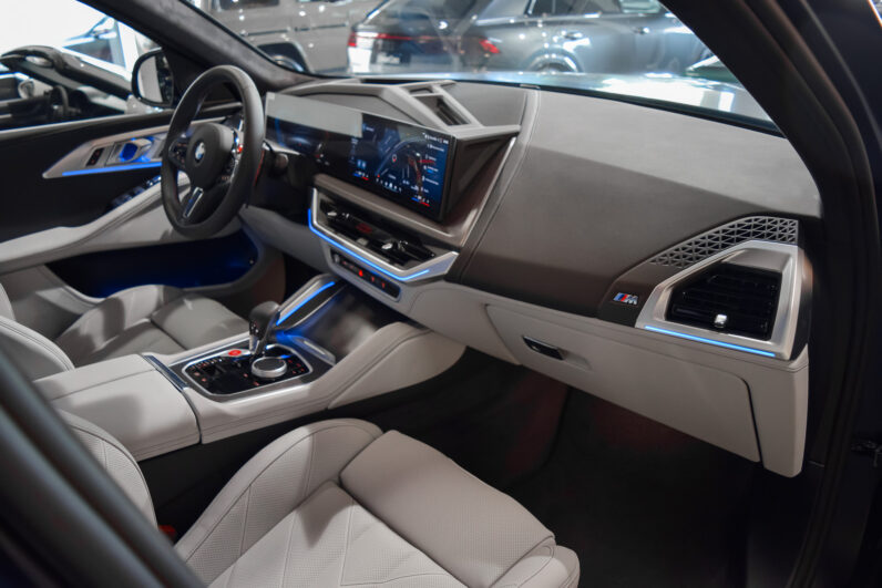 BMW XM Label Red lleno
