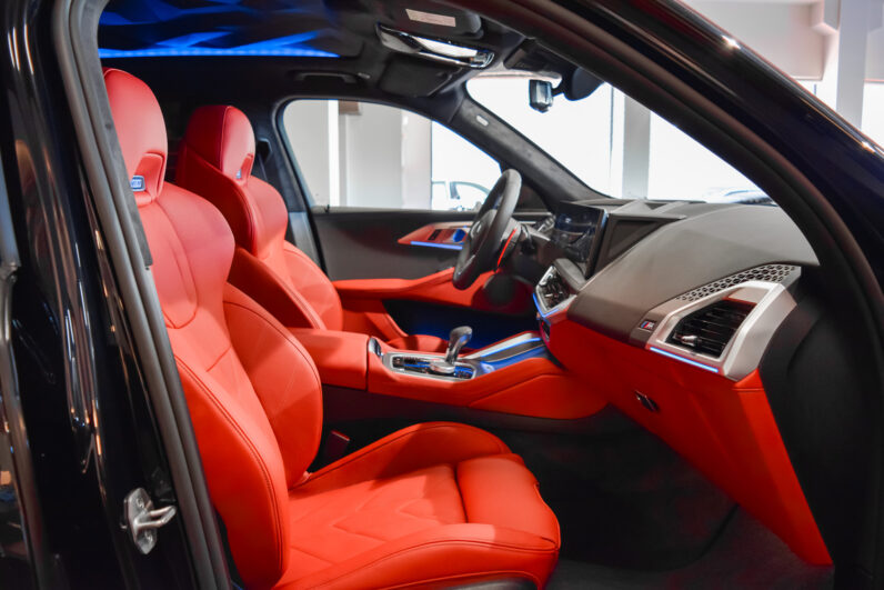BMW XM 50e lleno