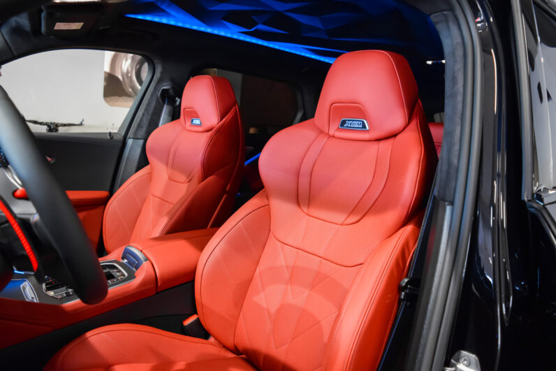 BMW XM 50e lleno