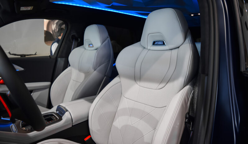BMW XM Label Red lleno