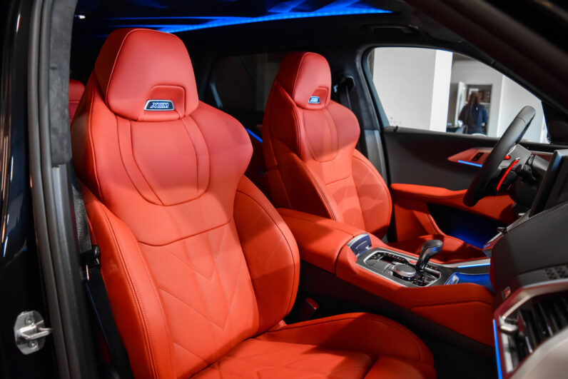 BMW XM 50e lleno