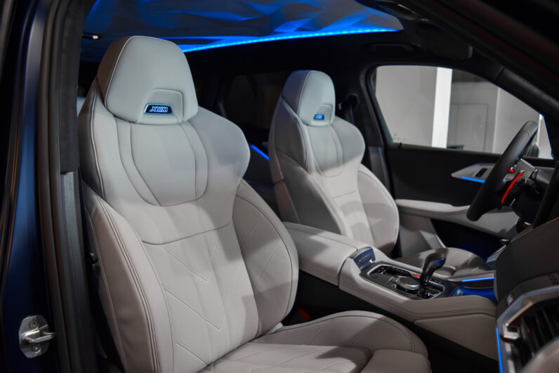 BMW XM Label Red lleno