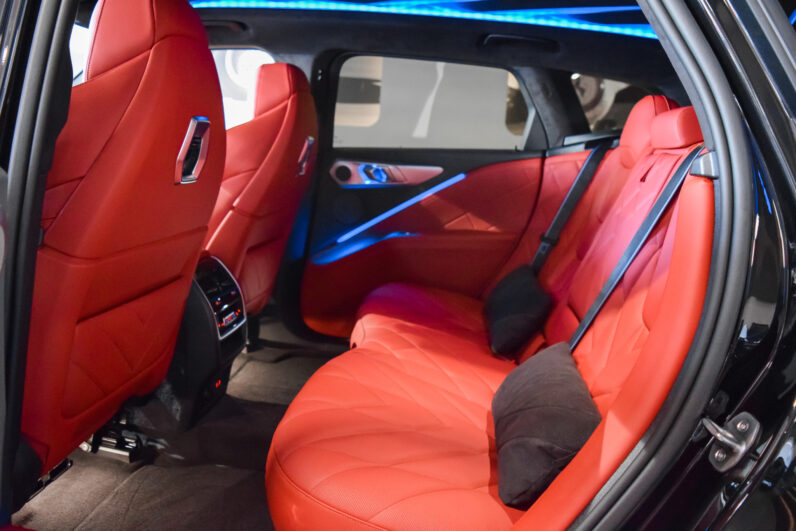 BMW XM 50e lleno
