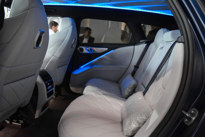 BMW XM Label Red lleno