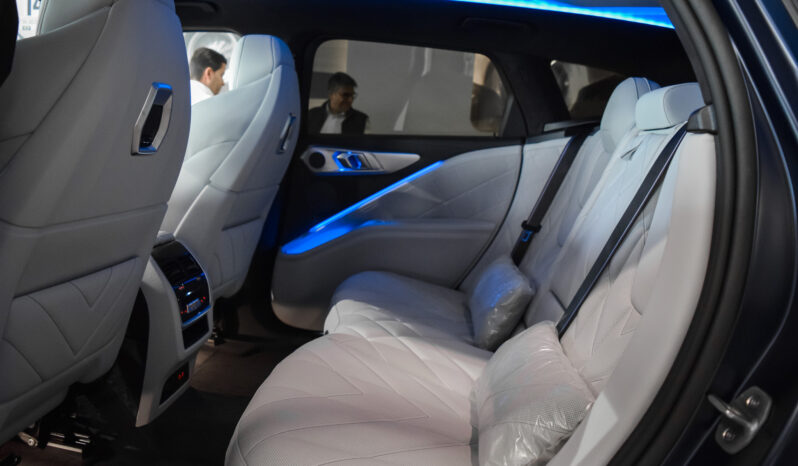 BMW XM Label Red lleno