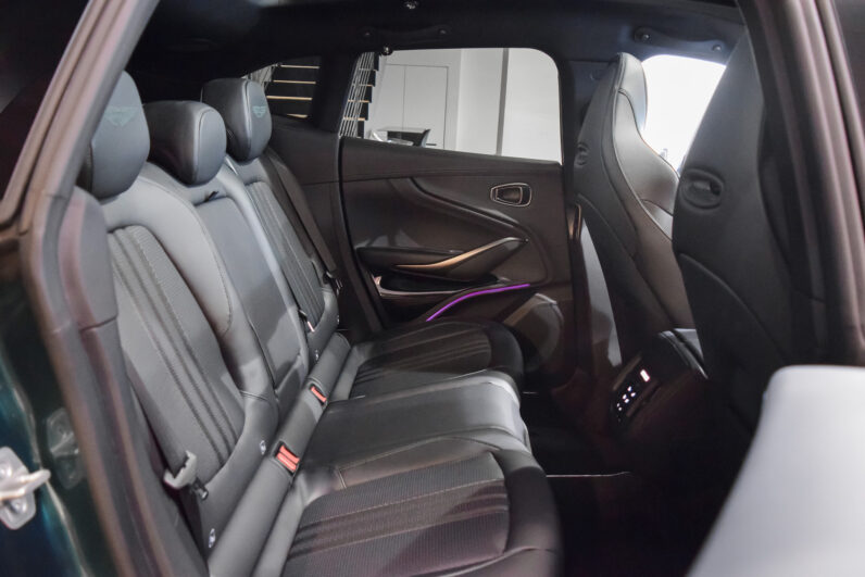 Aston Martin DBX 707 lleno