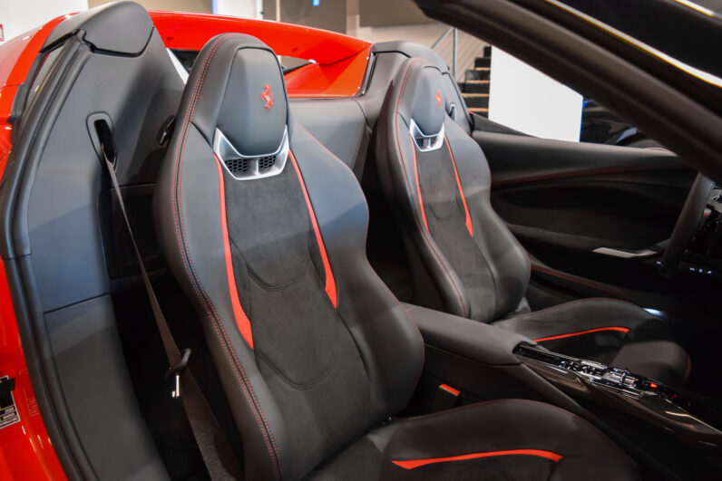 Ferrari 296 GTS lleno