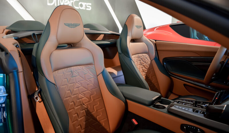 Aston Martin Vanquish Volante lleno