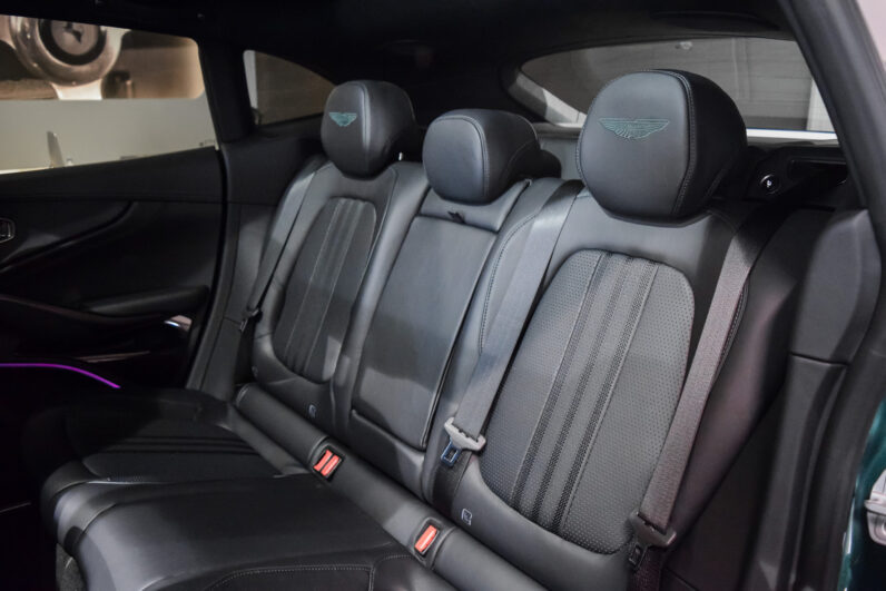 Aston Martin DBX 707 lleno