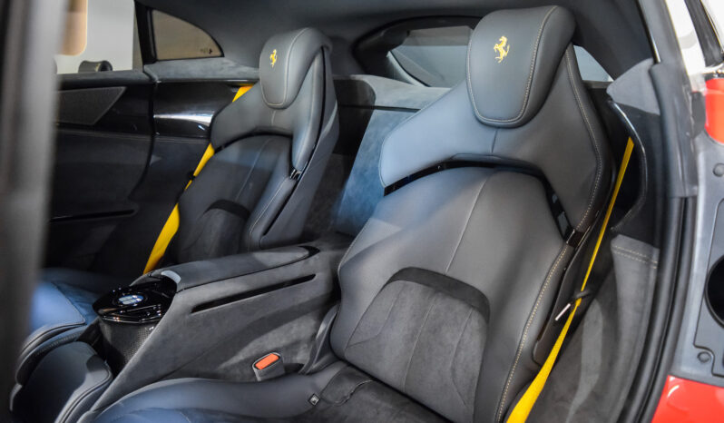 Ferrari Purosangue lleno